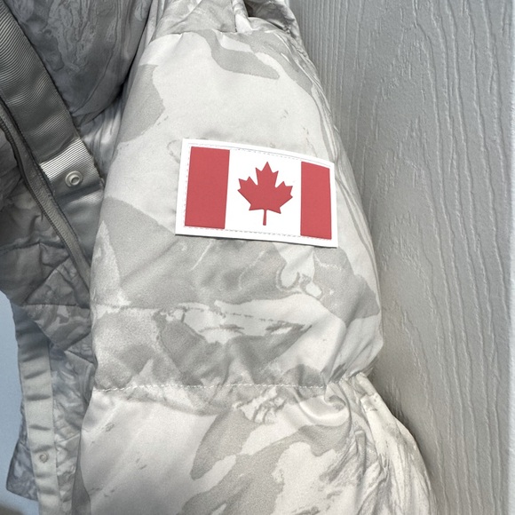 lululemon Team Canada Down Jacket size 6 - Picture 11 of 16